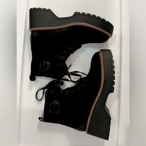 Blondo NWT  Wedge Ankle Boots  booties Lace  up chunky heels size 10 Black